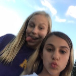 Meet your Posher, Camila